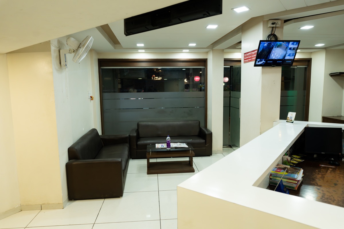 Lobby & Reception Desk