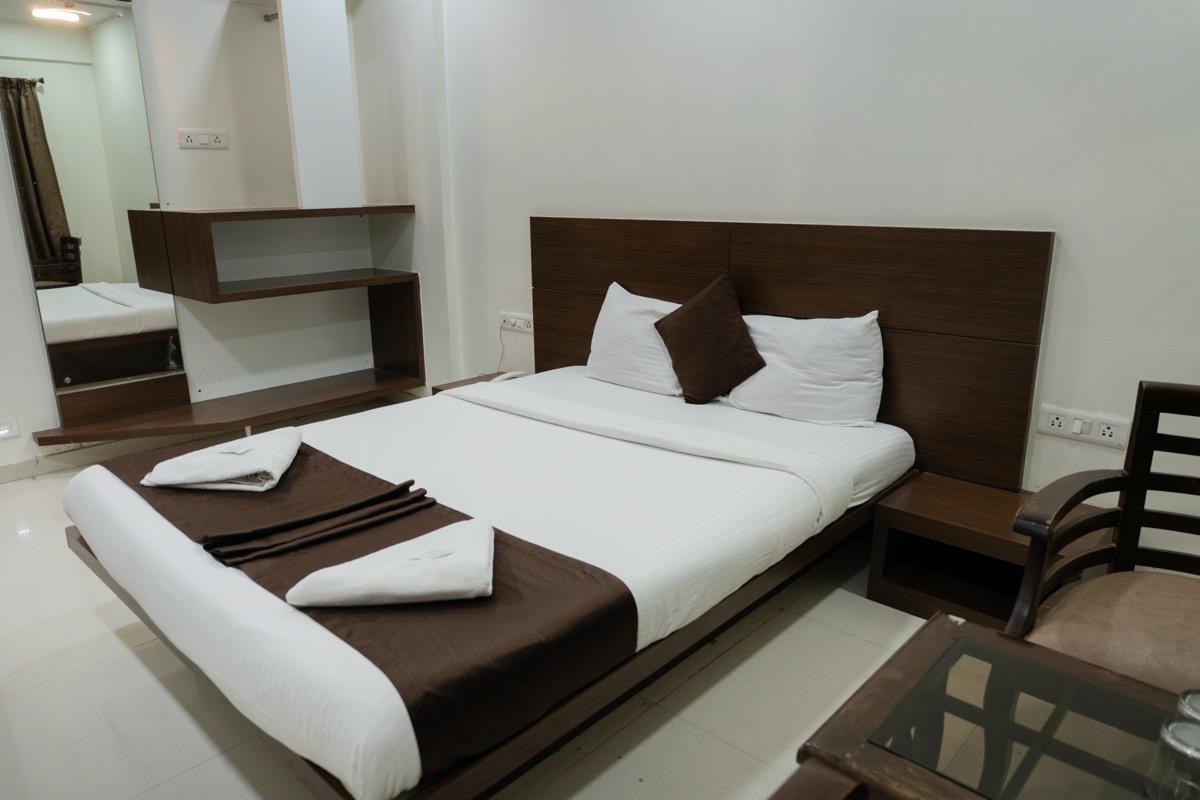 No AC Executive Room