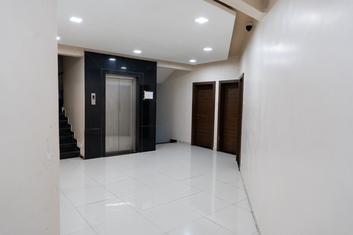 Room Corridor View 1