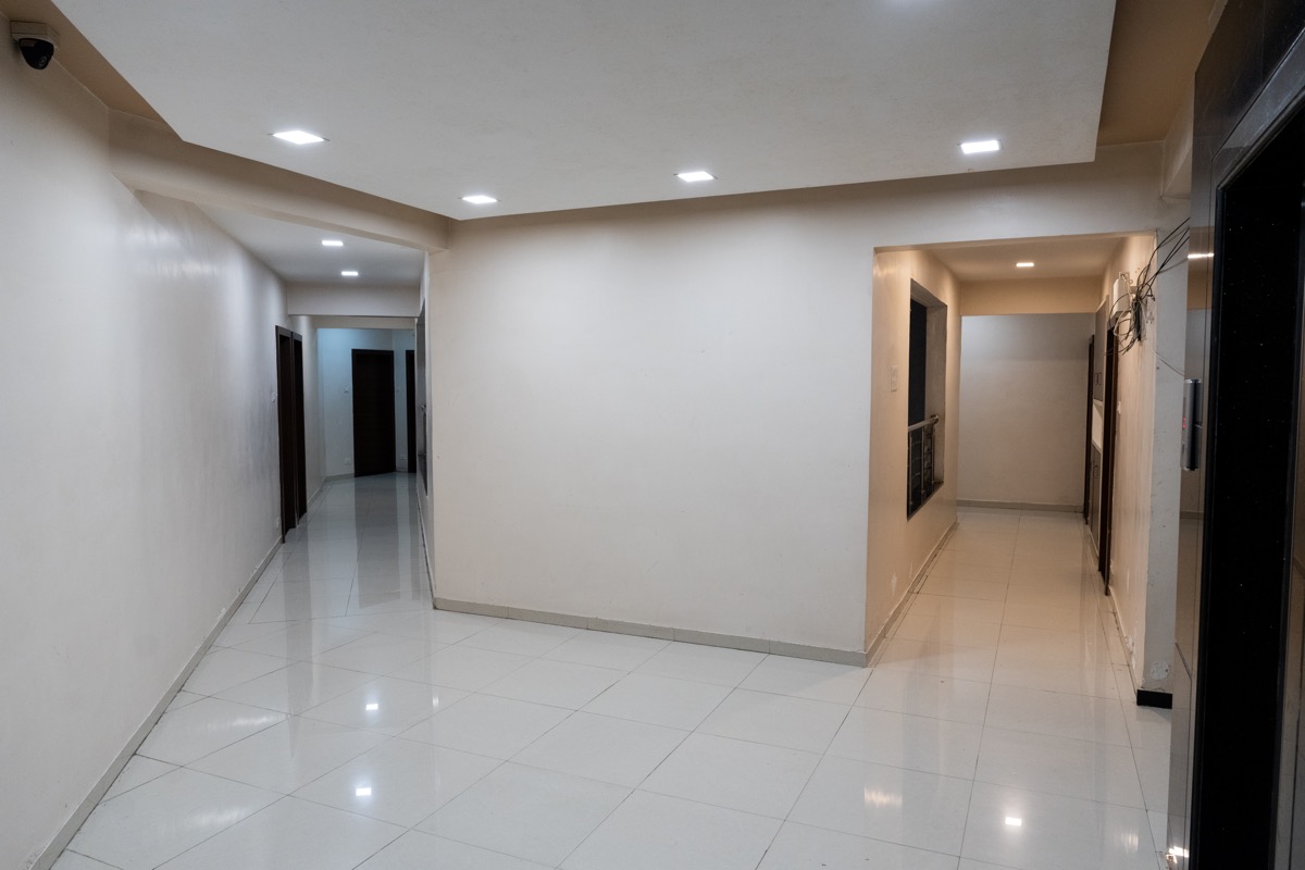 Room Corridor View 2